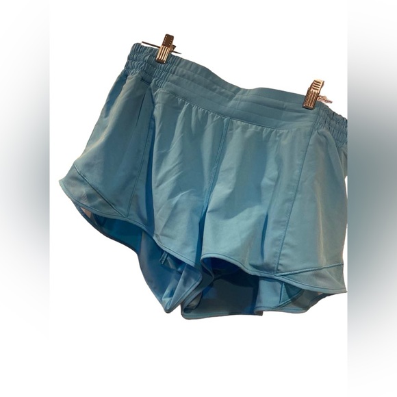 lululemon athletica Shorts 68 Nwt Lululemon Hotty Hot Shorts Size 4